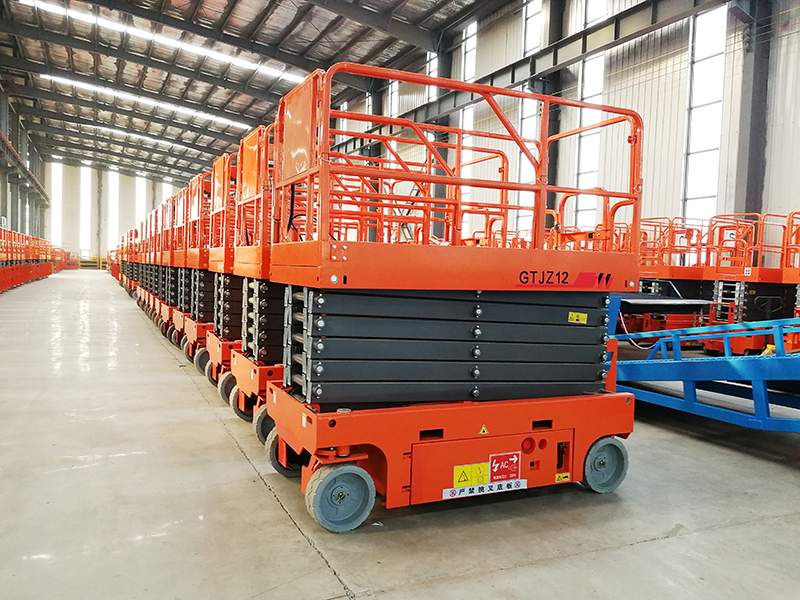 全自行液壓升降機