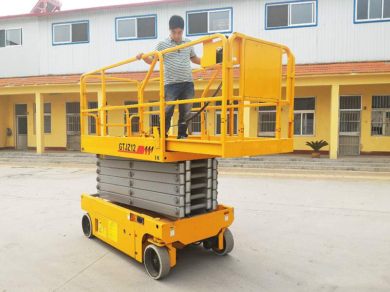 全自行剪叉升降機