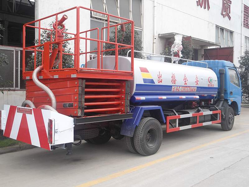 車載剪叉升降機