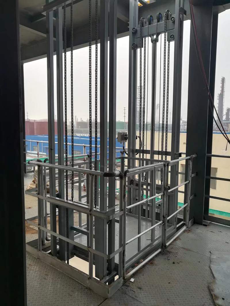 導(dǎo)軌式升降平臺(tái)