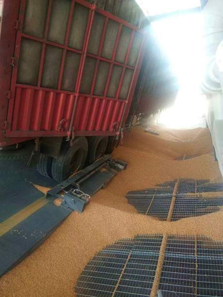 側翻液壓卸車機