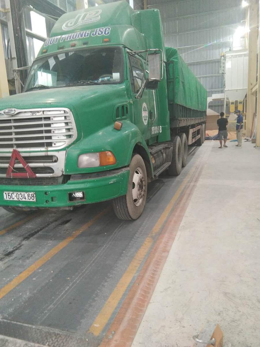 液壓翻版卸車機(jī)