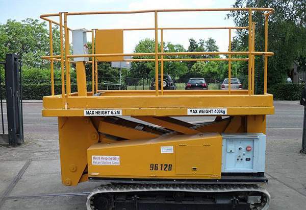 履帶式升降機 履帶式升降機